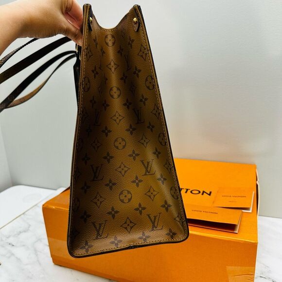 Louis Vuitton Onthego GM Tote - Picture 7 of 14